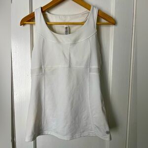 Athleta women’s race back tank with back pockets and built in bra - Size M